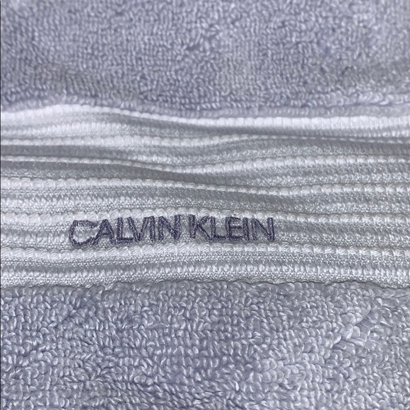 Calvin Klein 100% Cotton Luxurious Bath Towel - Picture 3 of 16